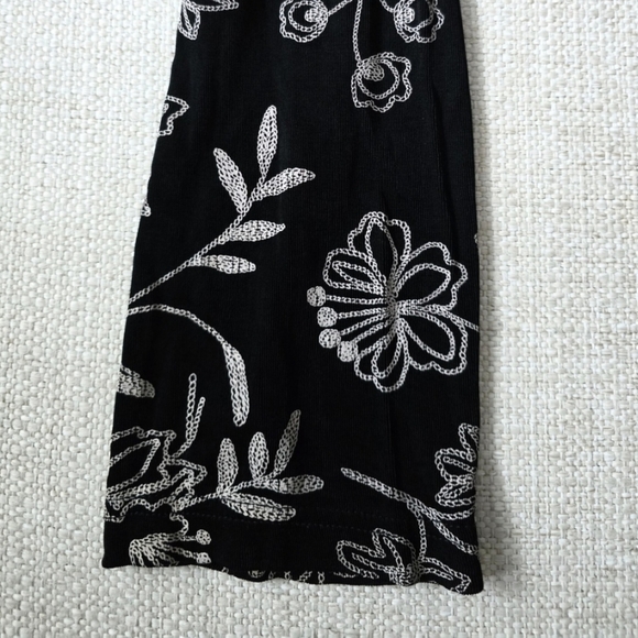 Coldwater Creek 90s Embroidered Floral Blouse Black White Long Sleeve Medium - Picture 5 of 5